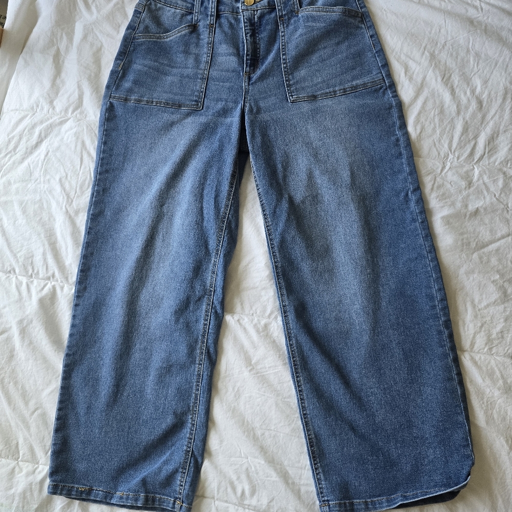 Jones New Your/Cropped Stetch Wide Leg Jean Size 6